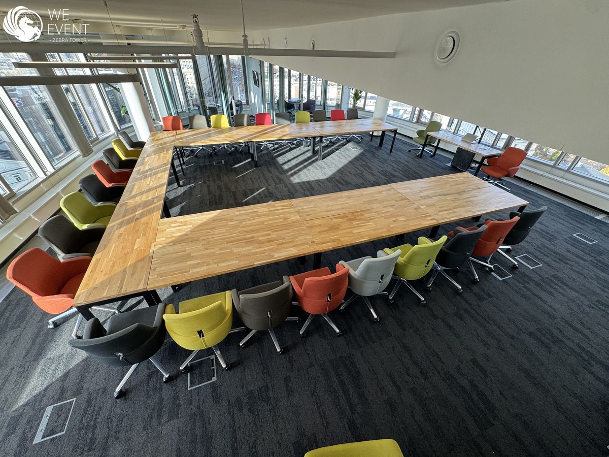 Sala konferencyjna z ekranem LED — prezentacje i konferencje w Zebra Tower