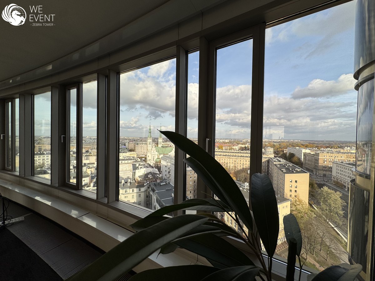 Sala konferencyjna z widokiem na Złotą 44 — Zebra Tower, Warszawa Śródmieście